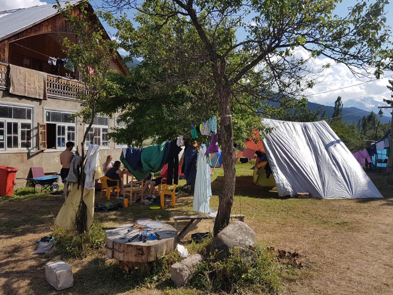 Hostel The Misty Mountains Mestia Exterior foto